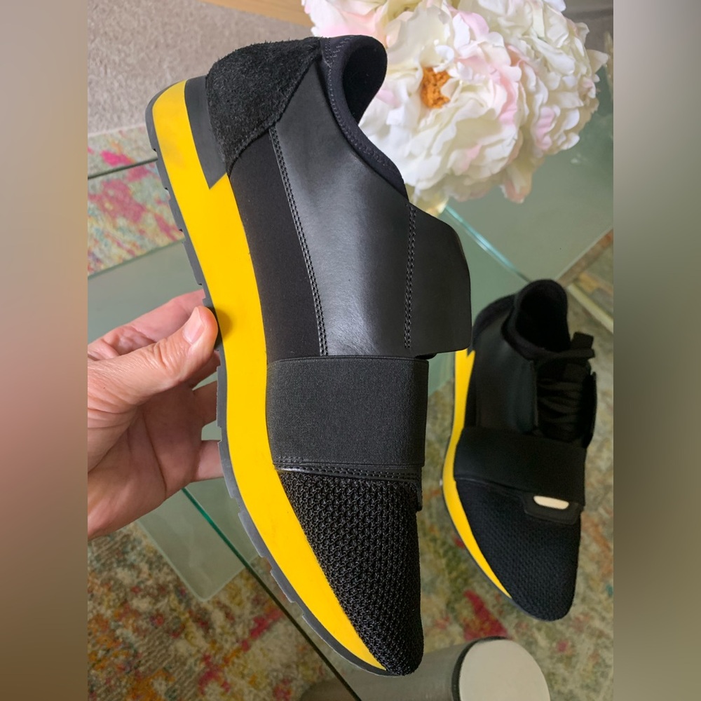 Balenciaga - Picture 5 of 12